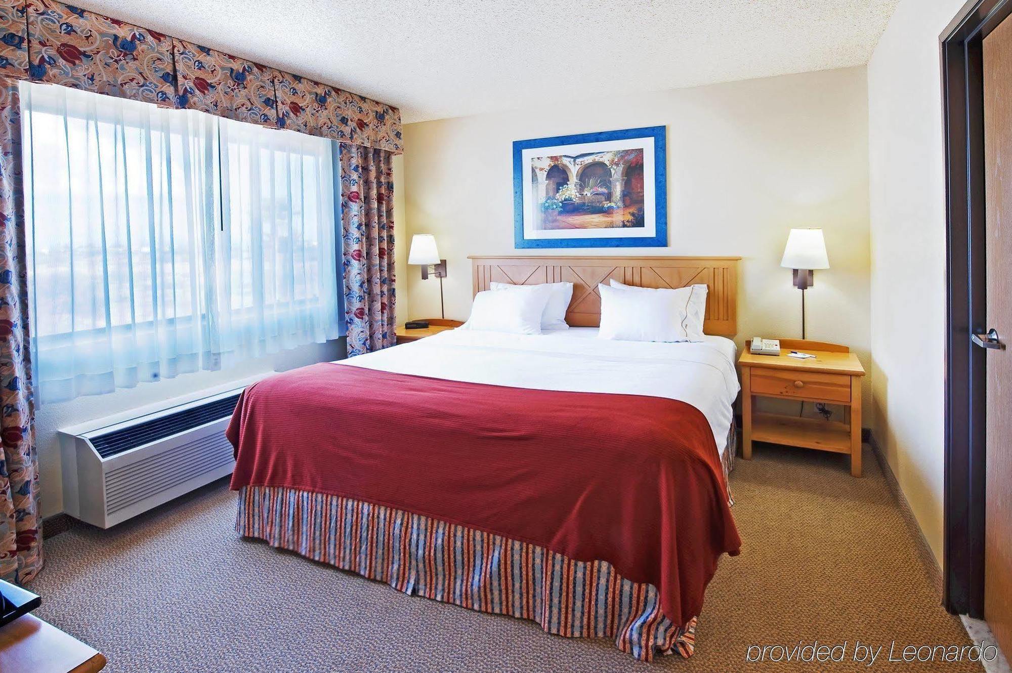 Red Lion Inn & Suites Goodyear Bilik gambar